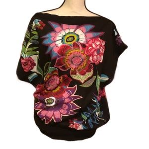 Standout Boatneck Desigual Top